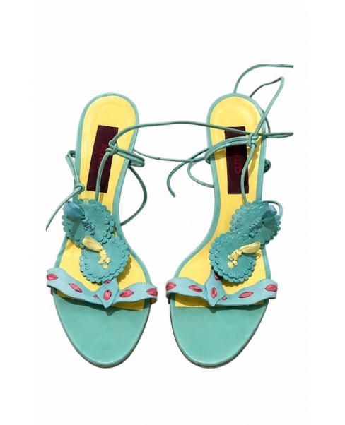 paire de talons kenzo